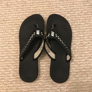 2/20💫NIKE FLIP FLOPS-size 7